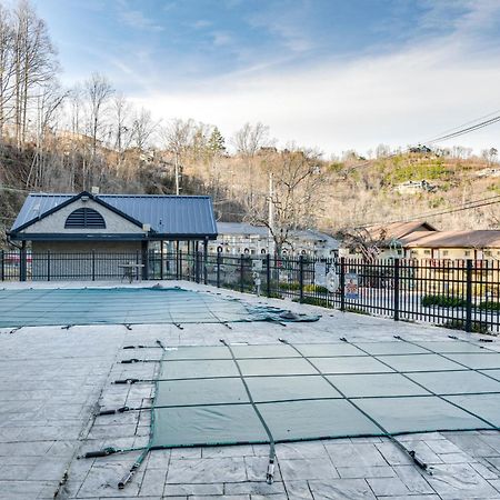 Downtown Gatlinburg Condo With Community Pool! ภายนอก รูปภาพ